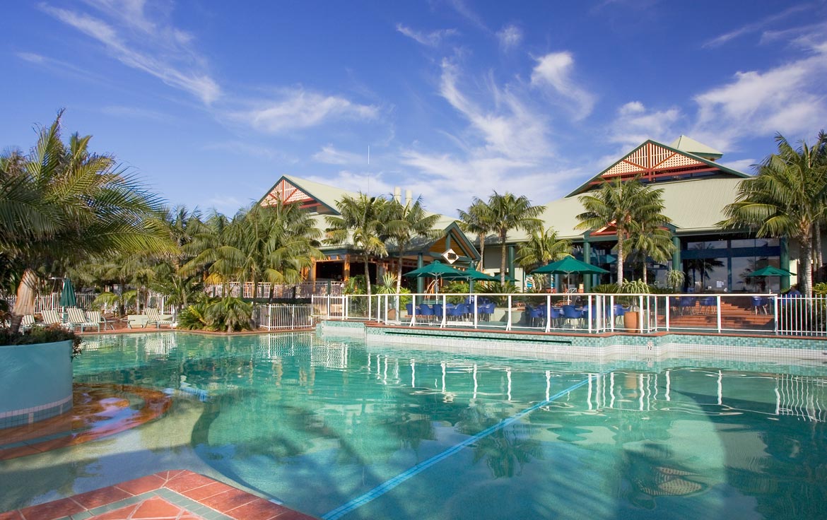 882-11 Novotel Sunshine Coast Resort